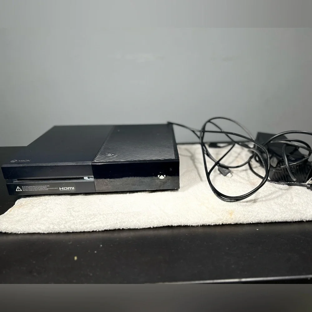 Microsoft Xbox One Console Model #1540 With Cables/Kinect sensor (No controller)